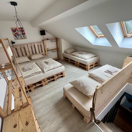 Sport & Sunny Cosy Alpine Retreat Lägenhet Kranjska Gora Exteriör bild