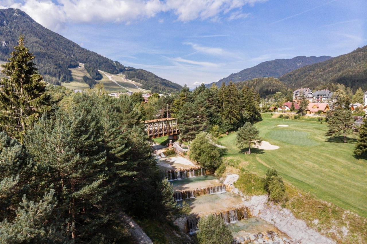 Sport & Sunny Cosy Alpine Retreat Lägenhet Kranjska Gora Exteriör bild