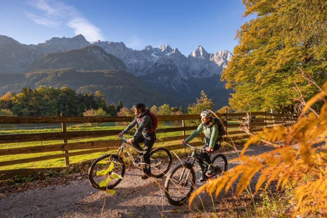 Sport & Sunny Cosy Alpine Retreat Lägenhet Kranjska Gora Exteriör bild