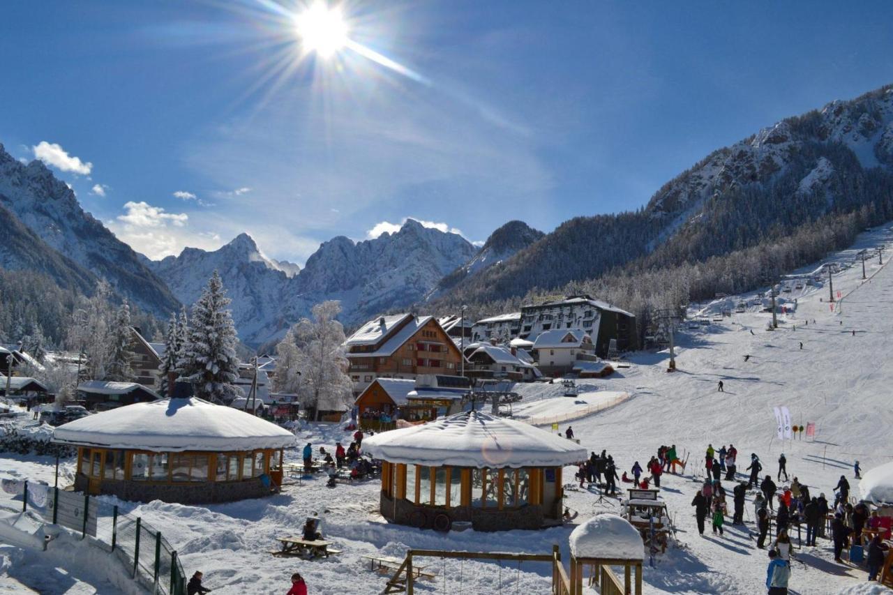 Sport & Sunny Cosy Alpine Retreat Lägenhet Kranjska Gora Exteriör bild