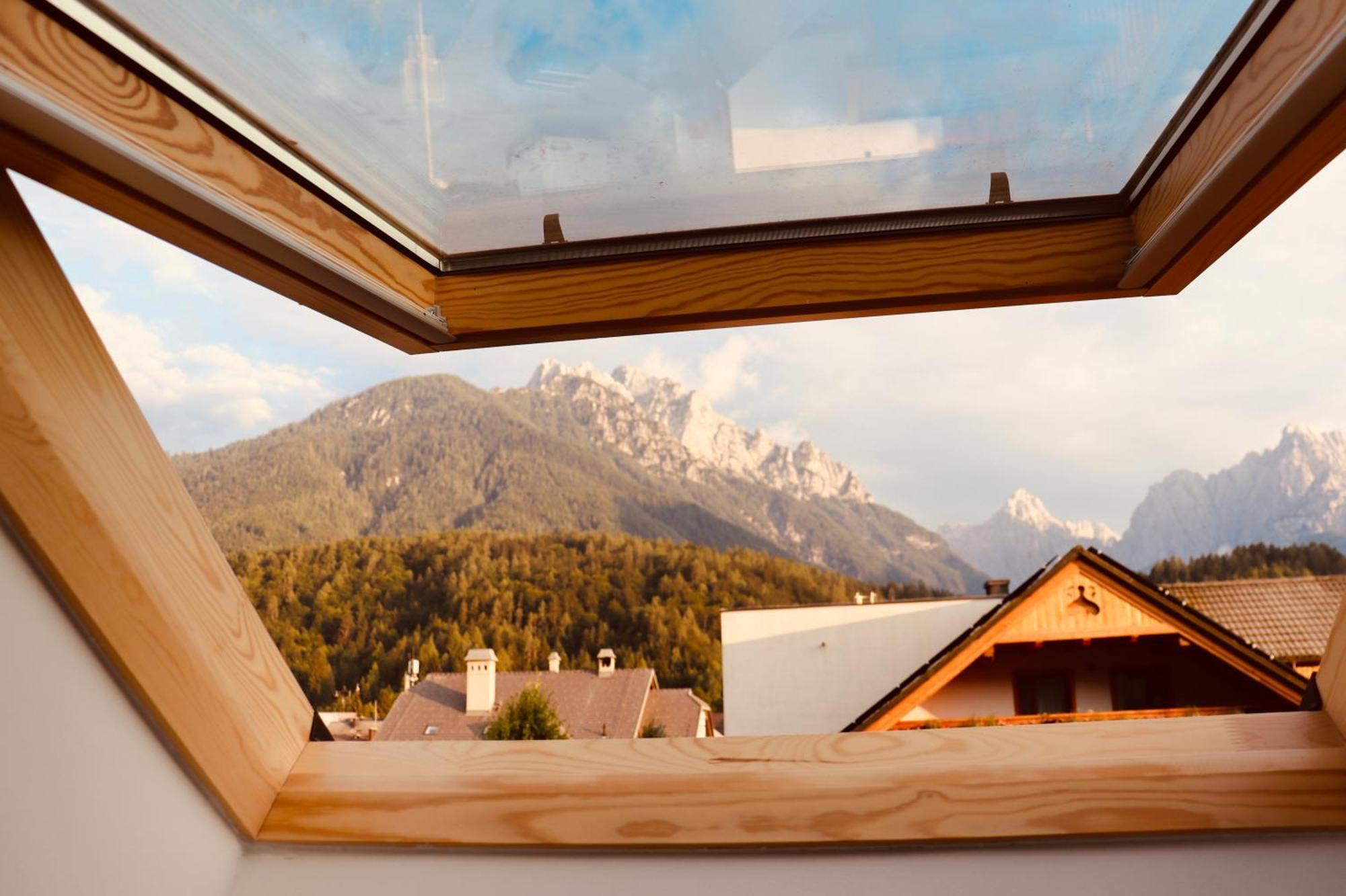 Sport & Sunny Cosy Alpine Retreat Lägenhet Kranjska Gora Exteriör bild