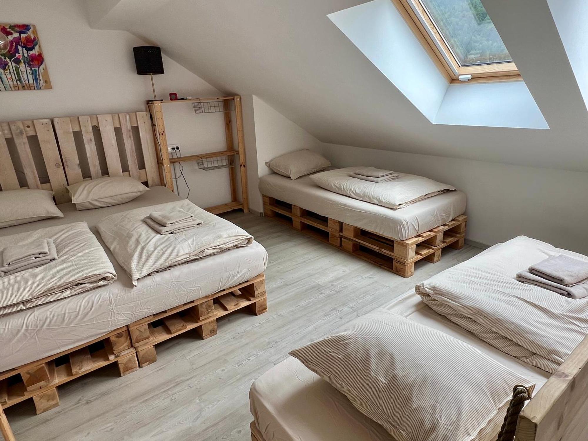 Sport & Sunny Cosy Alpine Retreat Lägenhet Kranjska Gora Exteriör bild